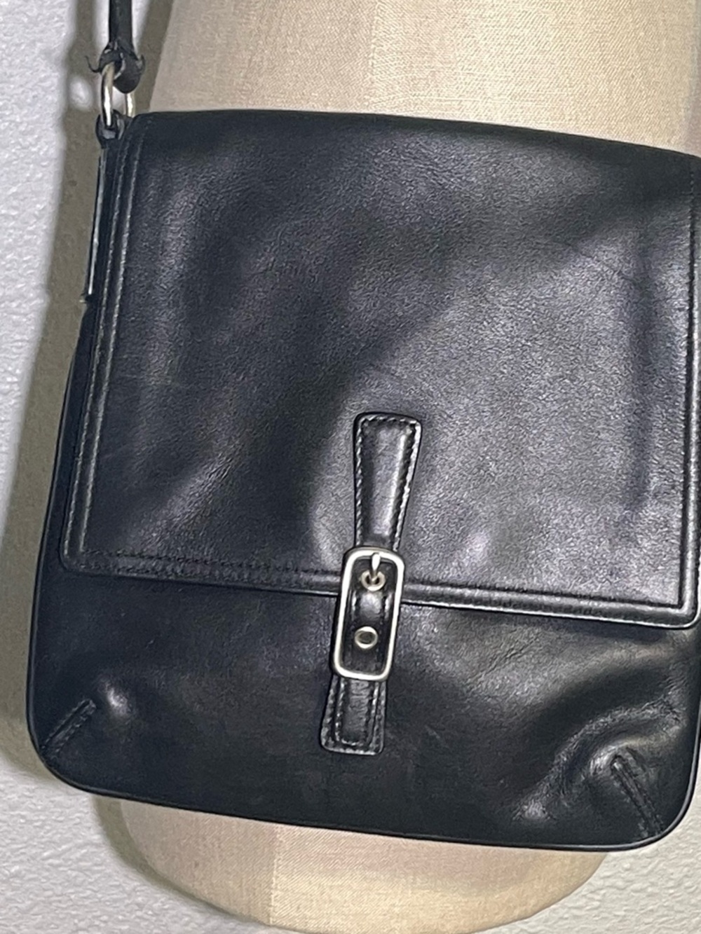 Coach vintage black leather legacy slim crossbody bag - Picture 2 of 12